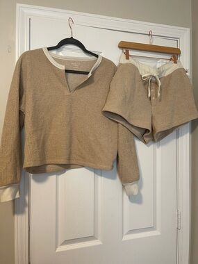 American Eagle Outfitters Tan & Cream Waffle Knit Lounge Top and Shorts Set